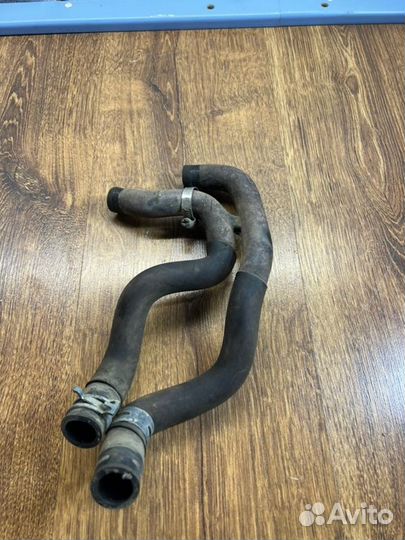 Патрубок системы охлаждения Skoda Rapid лифтбек