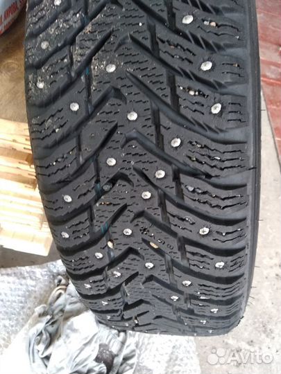 Nokian Tyres Hakkapeliitta 8 185/65 R15 92T