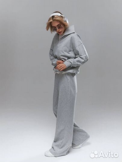 Спортивный костюм женский