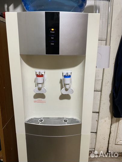 Кулер для воды бу