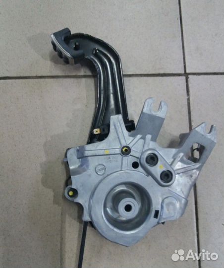 Педаль стояночного тормоза Mercedes W164