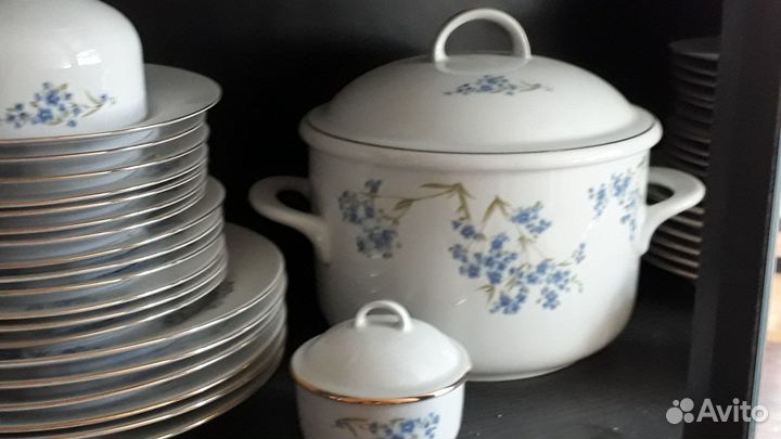 Новый фарф. Сервиз на 12 персон(70 предметов) Гдр