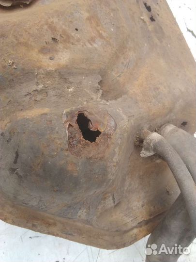 Бензобак Pajero 2 под ремонт