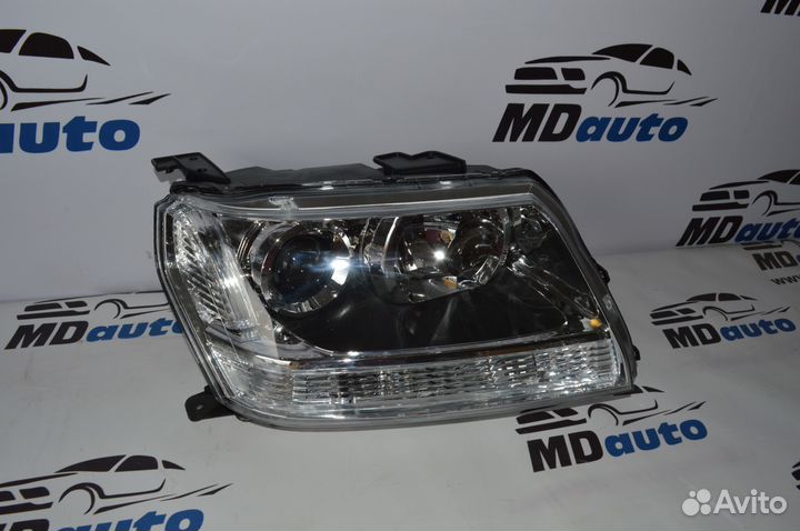 Фара правая Сузуки гранд витара с 2005