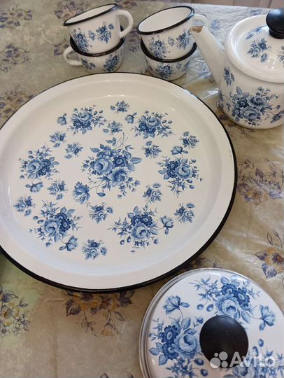 Сервиз чайный с подносом эмаль