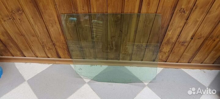 Стекло заднее правое tiguan