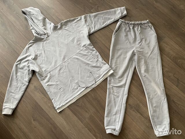 Спортивный костюм женский