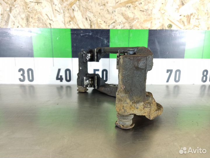 Суппорт передний правый Peugeot 408 2012-2021