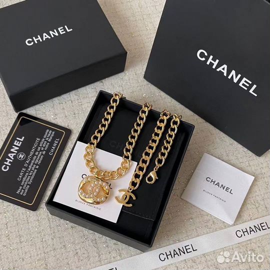 Колье с подвеской Chanel