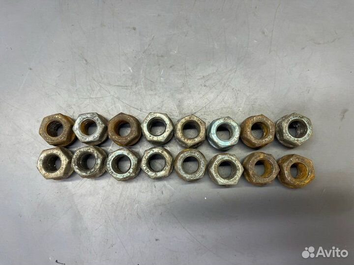 Гайка колесная Opel Insignia insigna 1.8 2010