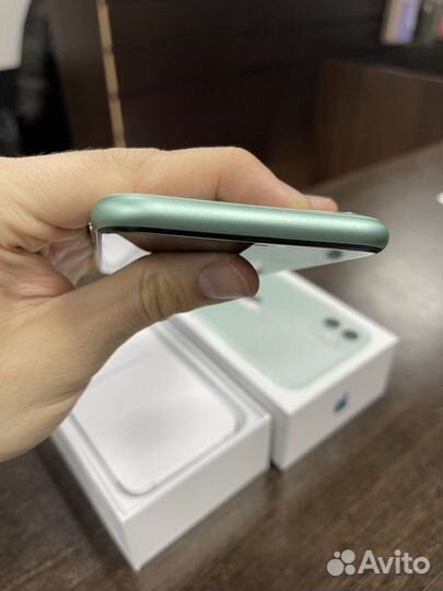 Телефон iPhone 11