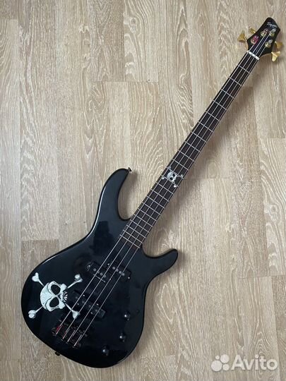 Бас гитара Fender Squier MB 4 skull. Индонезия