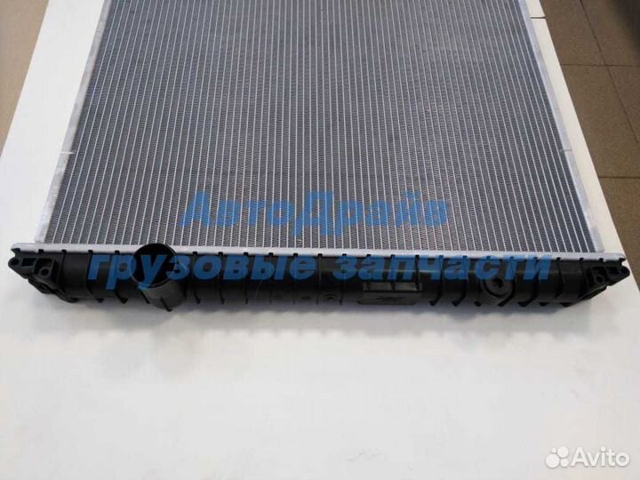 Радиатор охлаждения Рено Магнум nissens