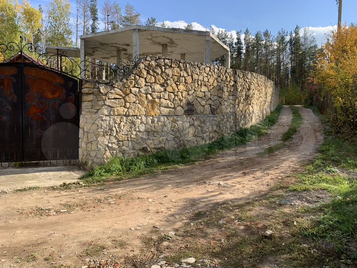 Коттедж 300 м² на участке 12 сот.