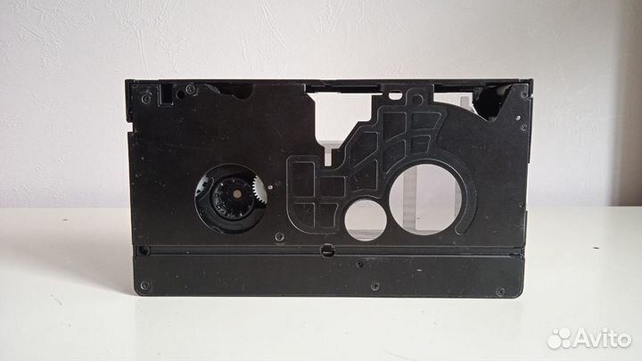 Видеомагнитофон Panasonic + кассетный адаптер VHS