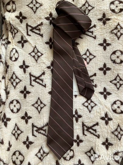 Галстук новый отдам