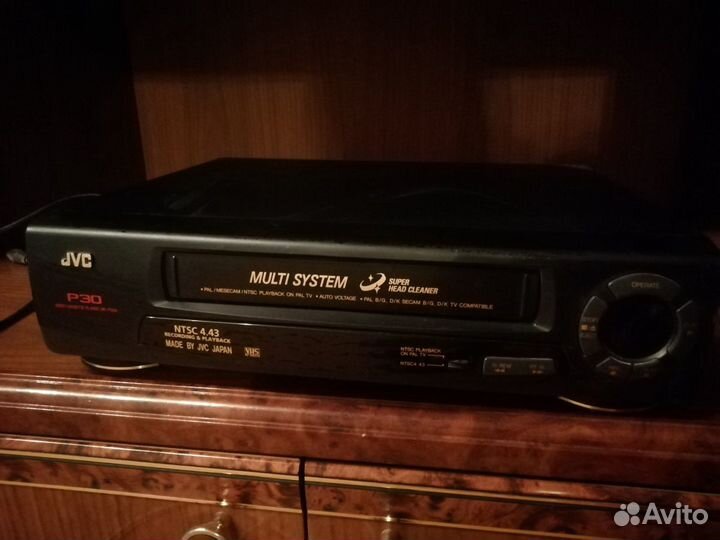 Видеомагнитофон JVC
