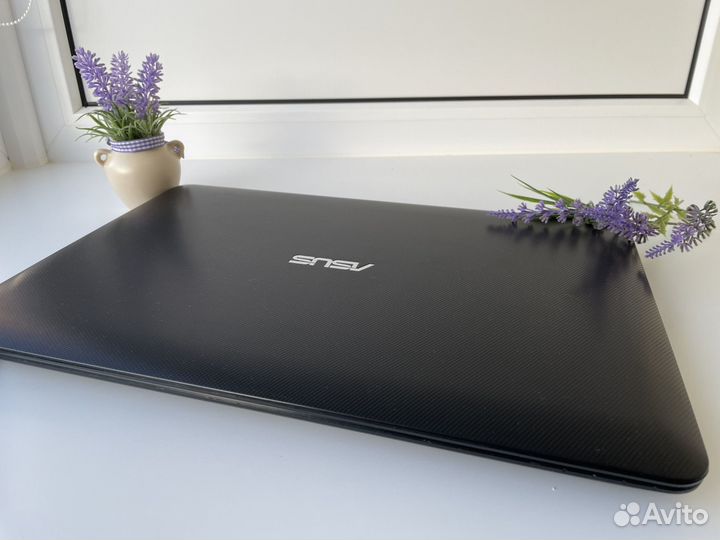 Ноутбук asus X554LA
