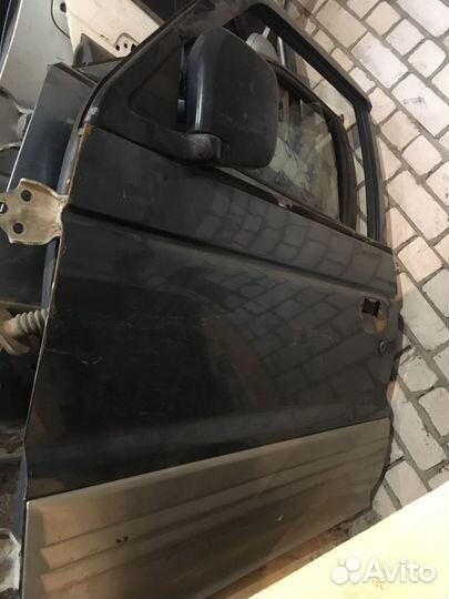 Дверь левая Купе Mitsubishi Pajero 2