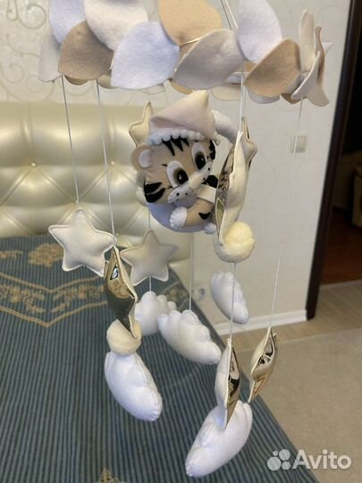 Детский мобиль в кроватку