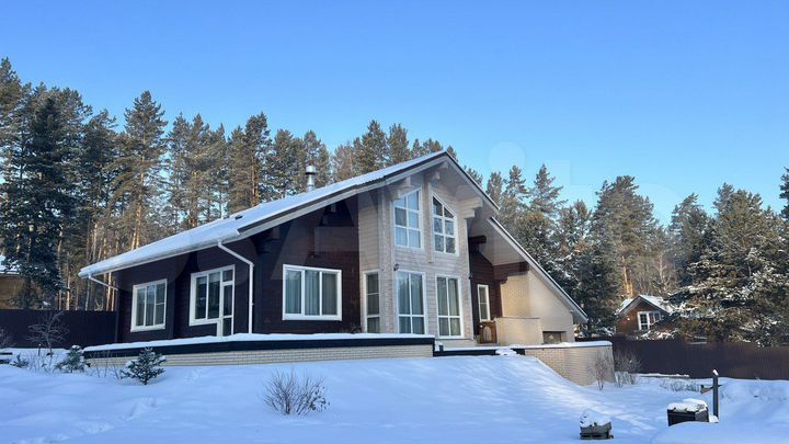 Коттедж 250 м² на участке 15,7 сот.