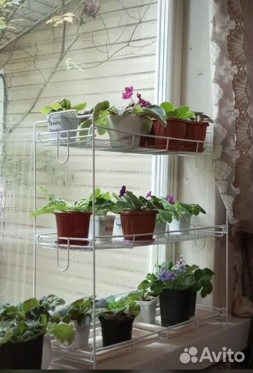 Полка для цветов на подоконник