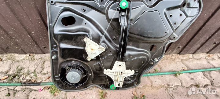 Стеклоподъёмник VW Passat B6
