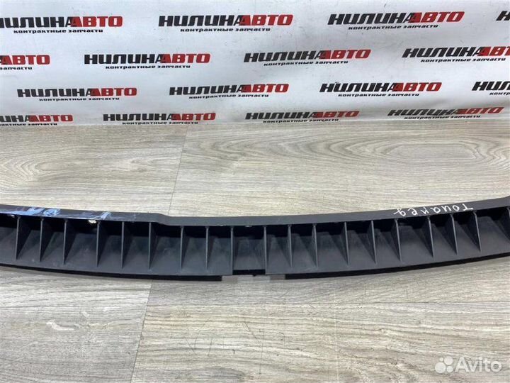 Кронштейн заднего бампера центральный Volkswagen