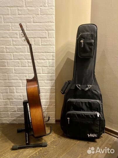 Классическая гитара Yamaha