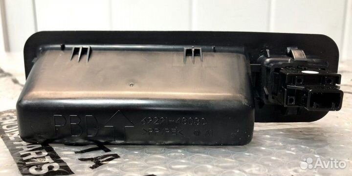 Ручка крышки багажника с кнопкой Lexus Rx 4