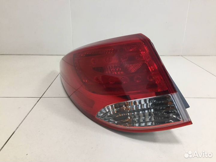 Б/У Фонарь задний наружный левый 924012Y000