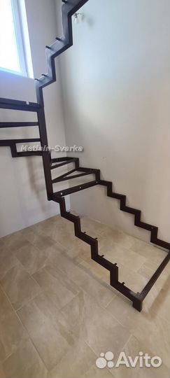 Лестница металлическая открытого типа в дом № 491