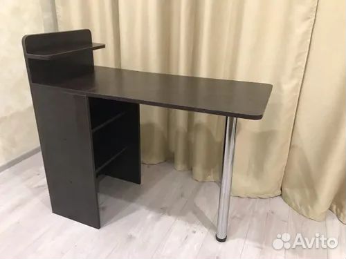 Столик для маникюра