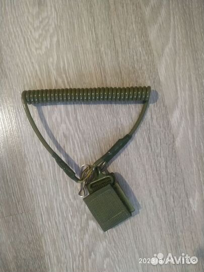 Пружина с карабином