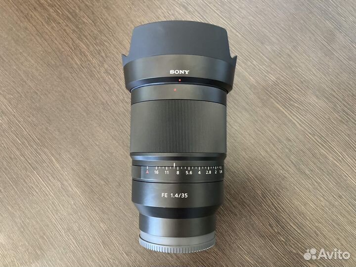 Объектив Sony 35mm f/1.4 (SEL35F14Z)