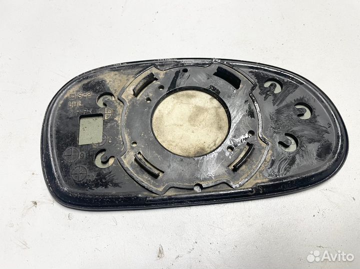 Зеркальный элемент левый Kia Rio 1