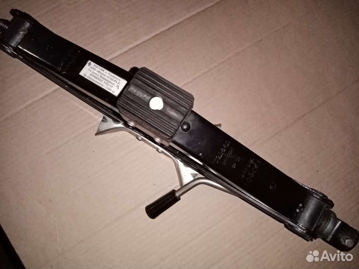 Домкрат новый