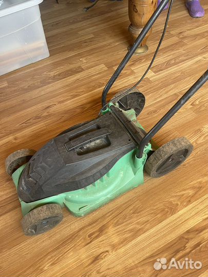 Газонокосилка электрическая