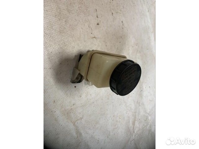 Бачок главного тормозного цилиндра 46090CC010
