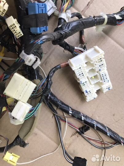 Проводка салона Тойота RAV4 2002(723)