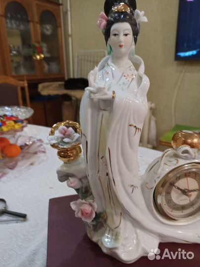 Часы коллекционные и часы фарфор Китайские