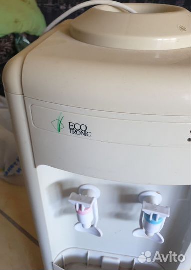 Кулер для воды напольный