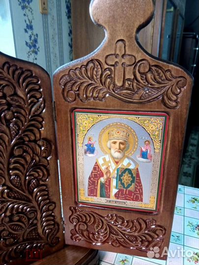 Икона резная из дерева триптих складень