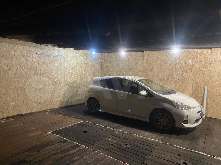 Гараж, > 30 м²