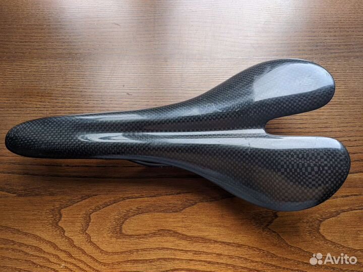 Седло для велосипеда карбон