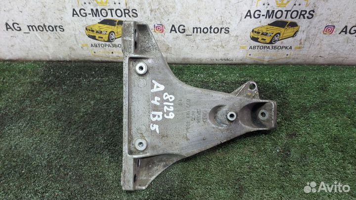 Опора двигателя правая 1.8 Audi A4 B5