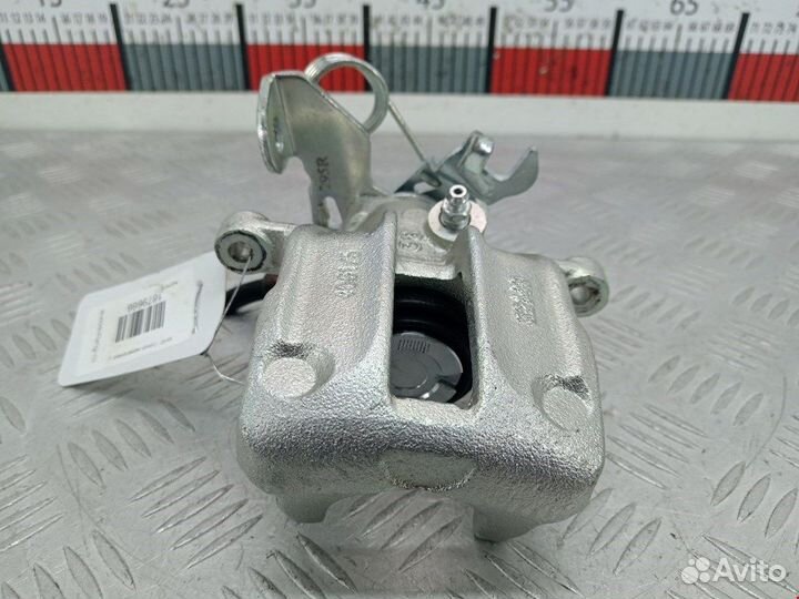 Суппорт задний правый для Audi A4 B5 8E0615424