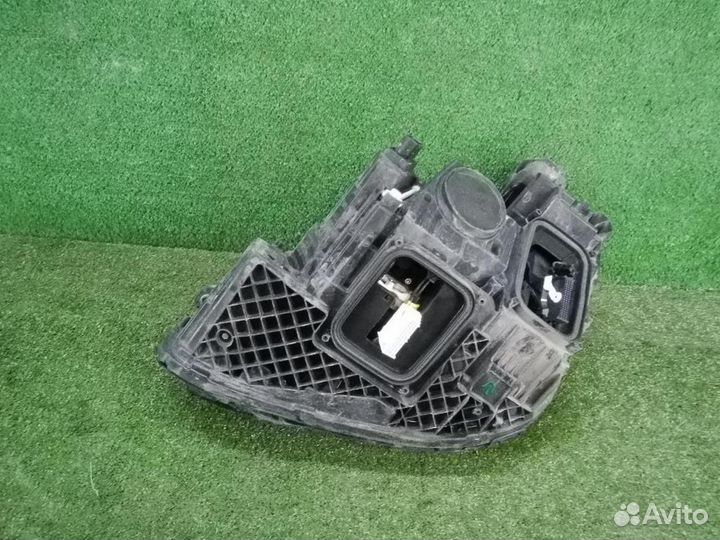 Фара правая Mercedes-Benz E-Class