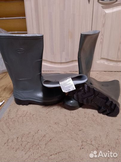Сапоги резиновые с металической вставкой
