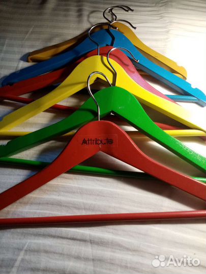 Вешалки детские деревянные Attribute
